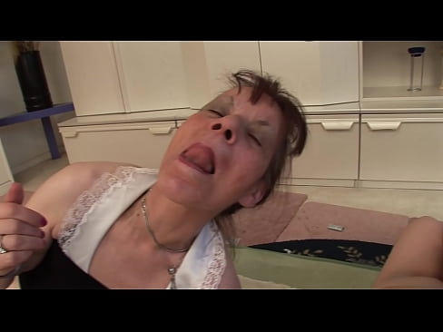 ❤️ Dua nenek dan satu kakek memiliki threesome ️ Pono berkualitas pada kami id.pornma-com.ru ️❤